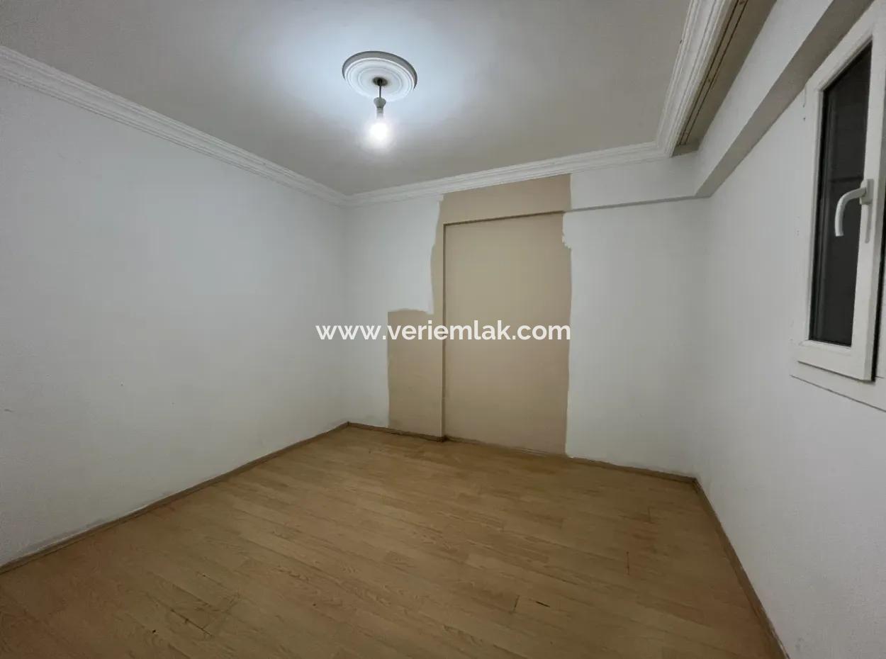 3 1 Wohnung Zum Verkauf Auf Dem Seferihisar-Marktplatz Mit Terrasse Und Balkon