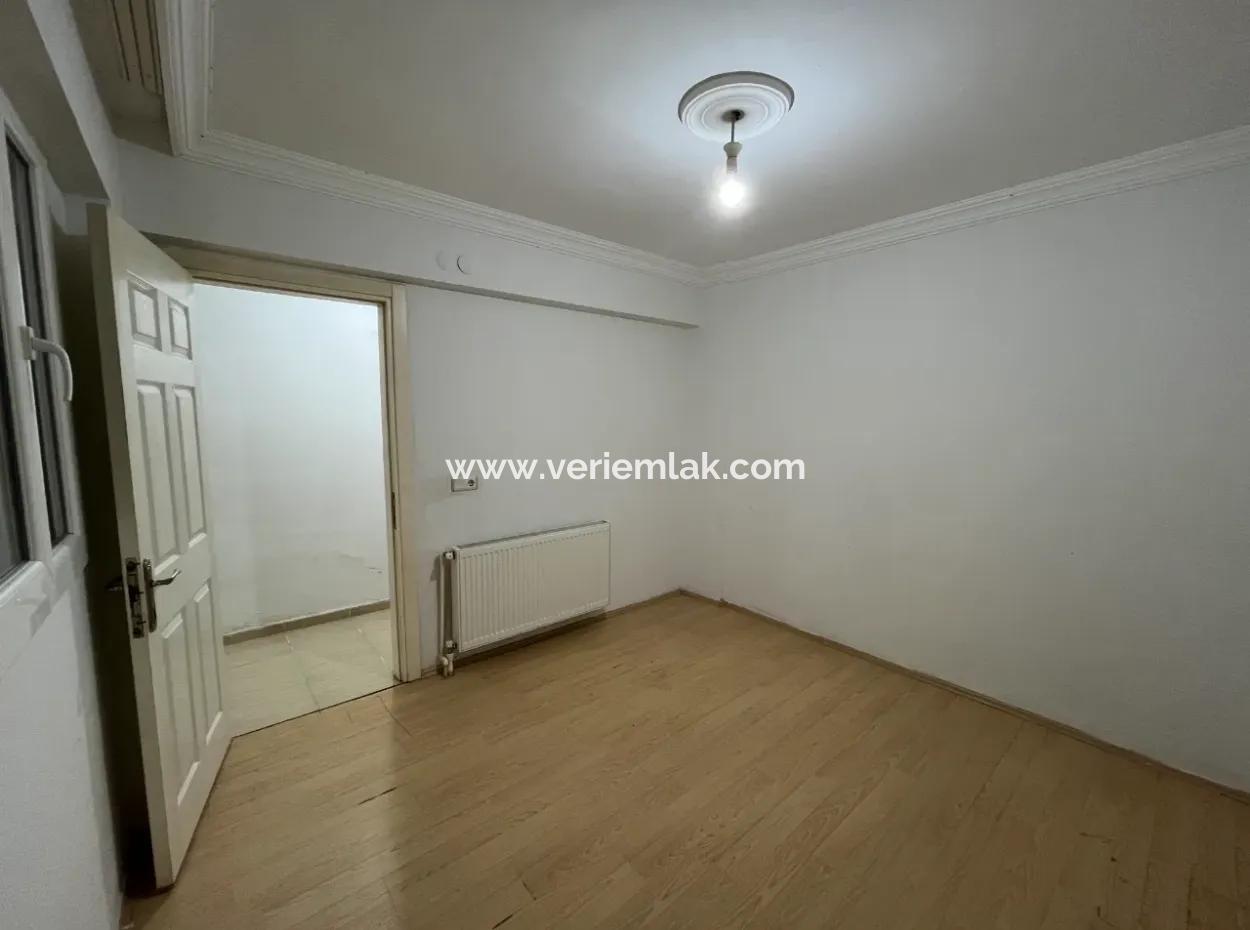 3 1 Wohnung Zum Verkauf Auf Dem Seferihisar-Marktplatz Mit Terrasse Und Balkon