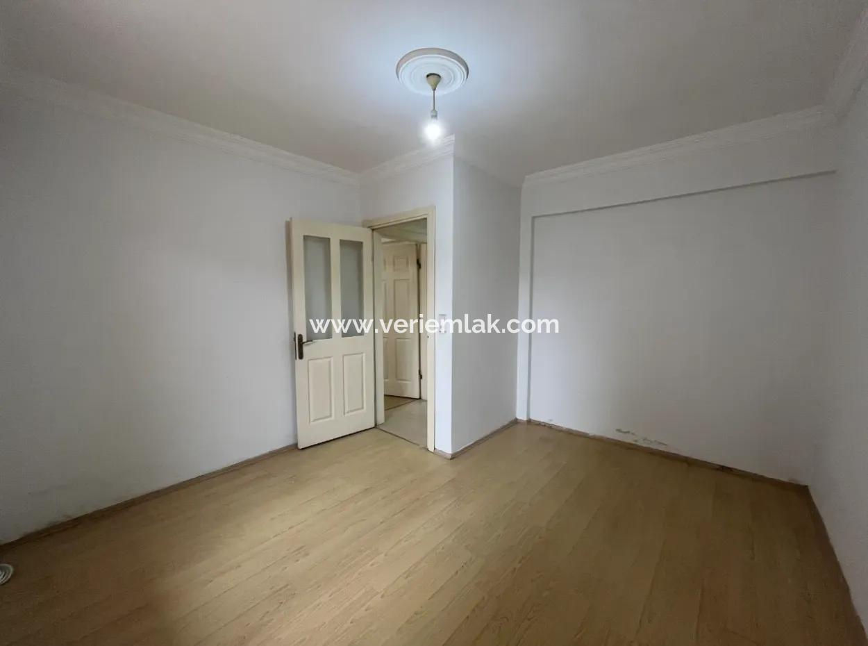 3 1 Wohnung Zum Verkauf Auf Dem Seferihisar-Marktplatz Mit Terrasse Und Balkon