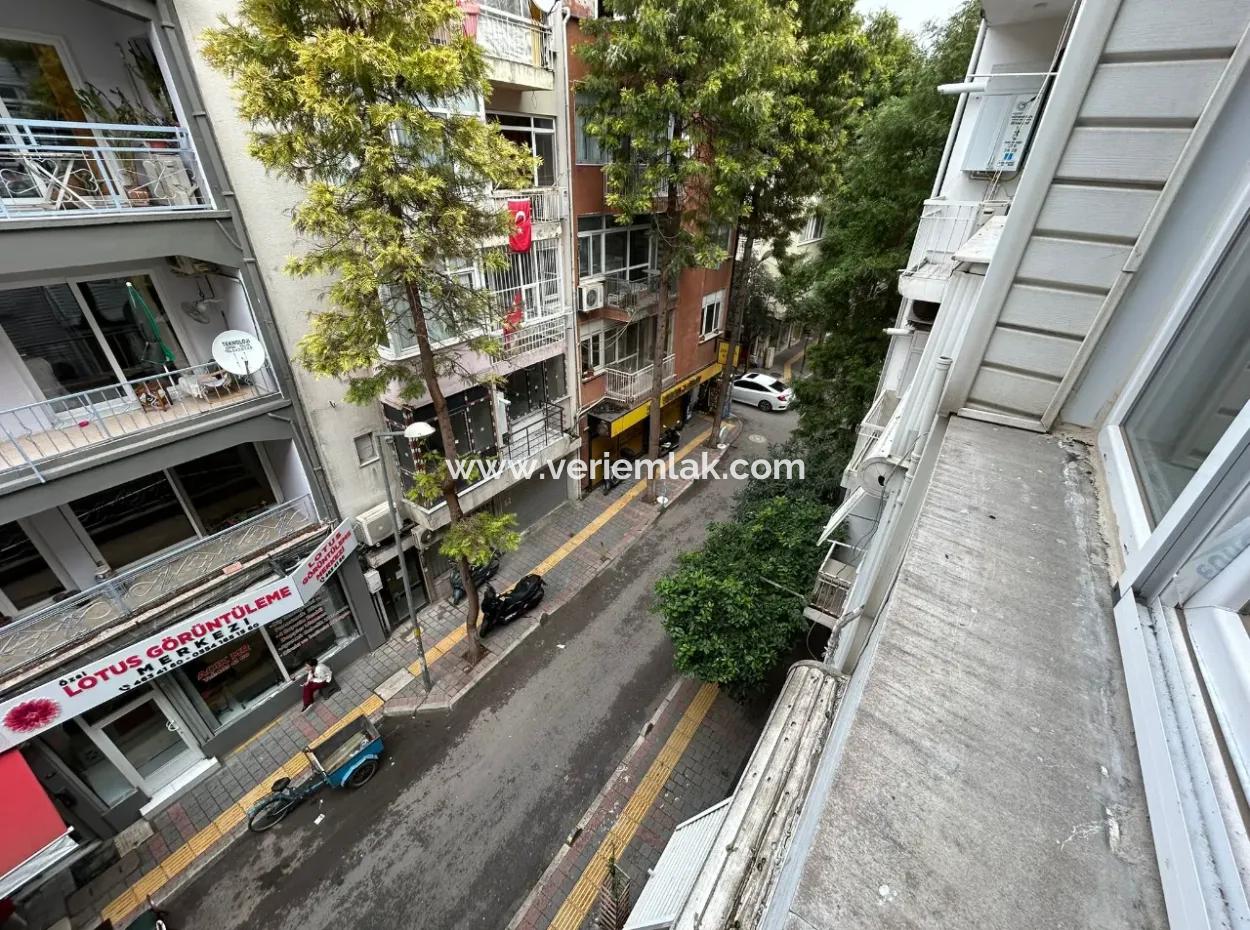In Der Nähe Des Alsancak State Hospital 2 1 Gut Gepflegte Wohnung Zur Miete