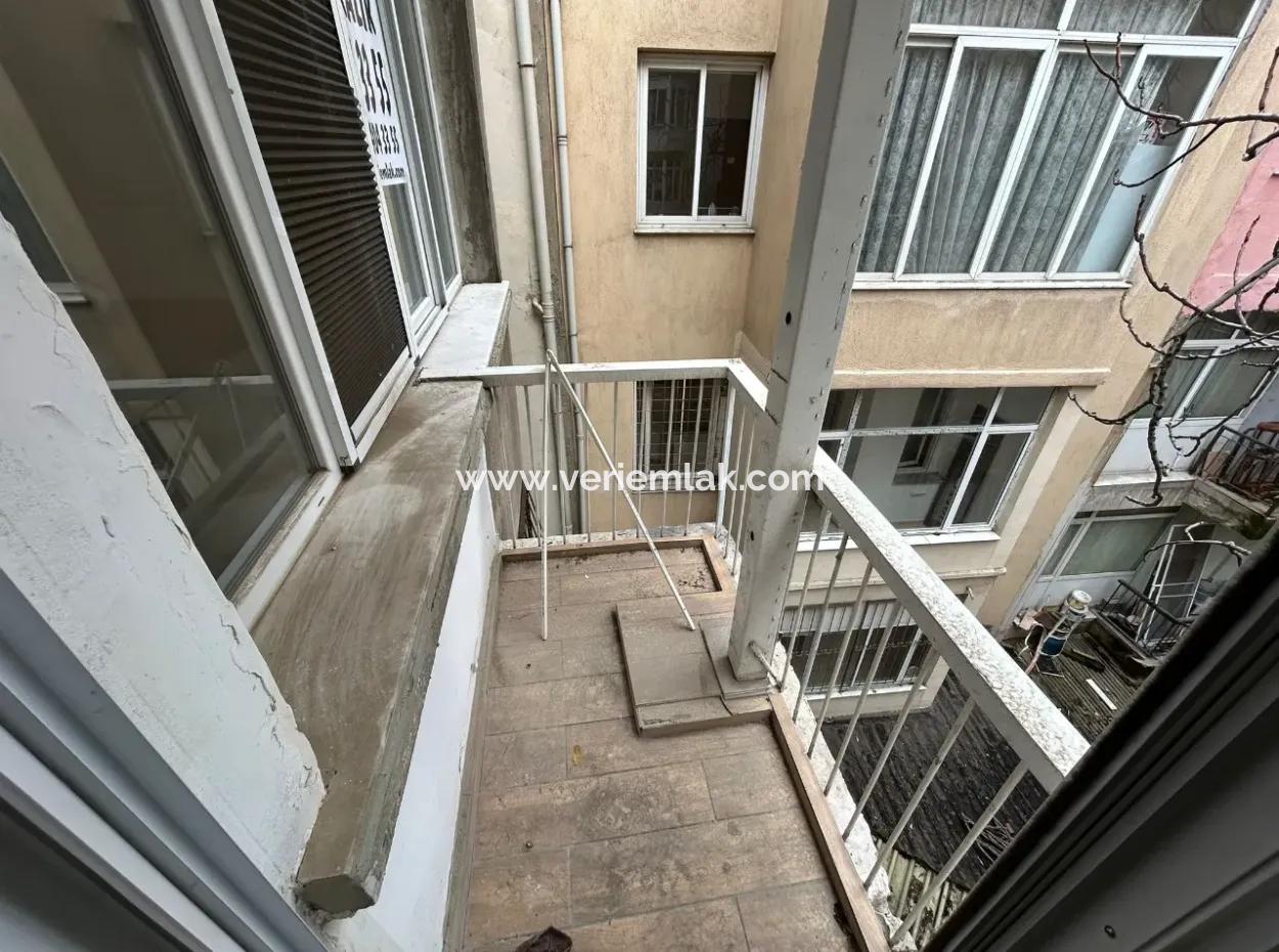 In Der Nähe Des Alsancak State Hospital 2 1 Gut Gepflegte Wohnung Zur Miete