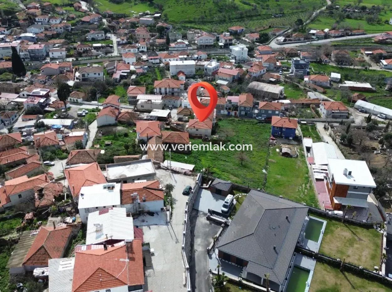 3 1 Wohnung Zum Verkauf In Ulamış Von Veri! Die Hälfte Des Einfamilienhauses Steht Zum Verkauf!