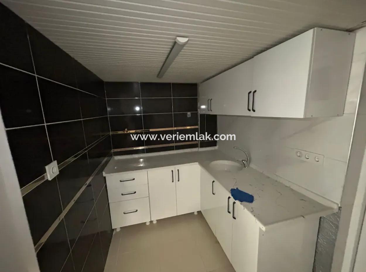 70 M² In Der Straße 1417 Gegenüber Der Ecke Der Kahramanlar-Moschee Totaleingang Bodrum-Büro Zur Miete