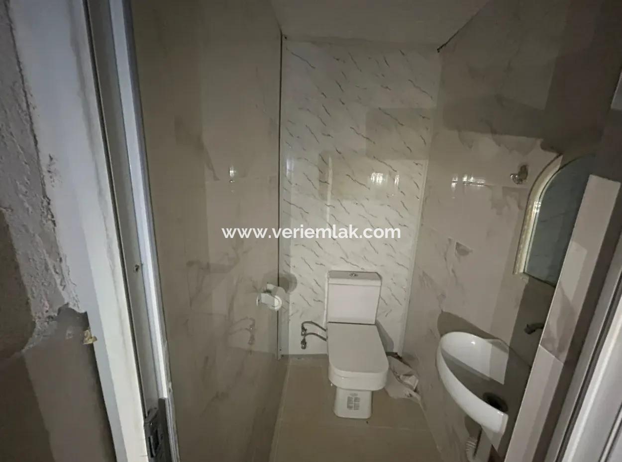 70 M² In Der Straße 1417 Gegenüber Der Ecke Der Kahramanlar-Moschee Totaleingang Bodrum-Büro Zur Miete