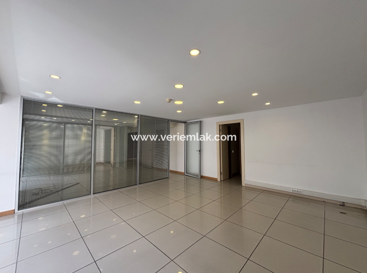 Alsancak Zypern Martyrs Ganze Etage 225 M² Arbeitsplatz Im 4. Stock Zu Mieten