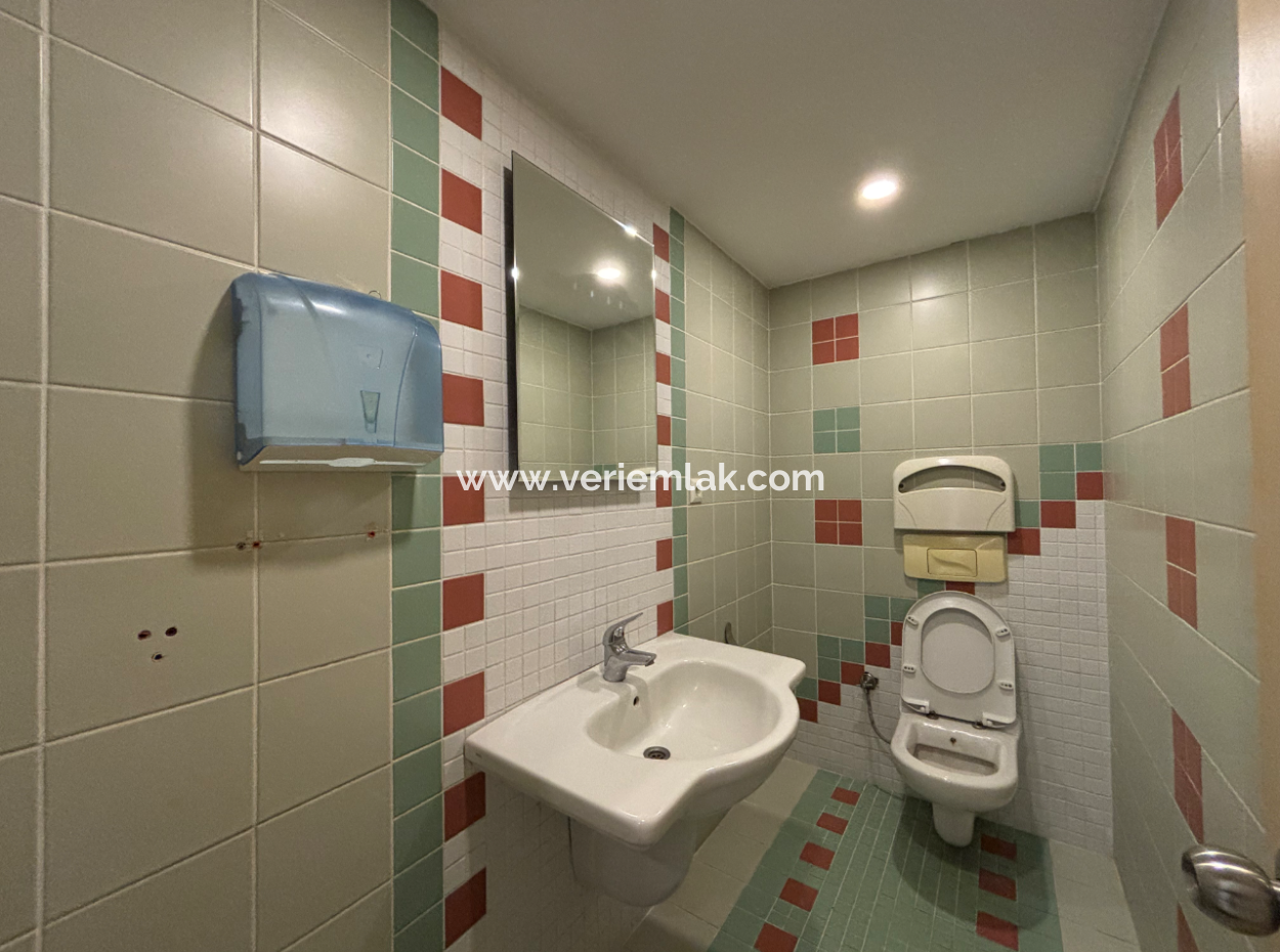 Alsancak Zypern Martyrs Ganze Etage 225 M² Arbeitsplatz Im 4. Stock Zu Mieten