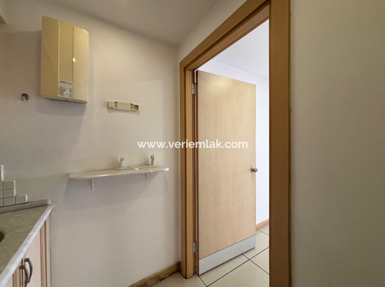 Alsancak Zypern Martyrs Ganze Etage 225 M² Arbeitsplatz Im 4. Stock Zu Mieten