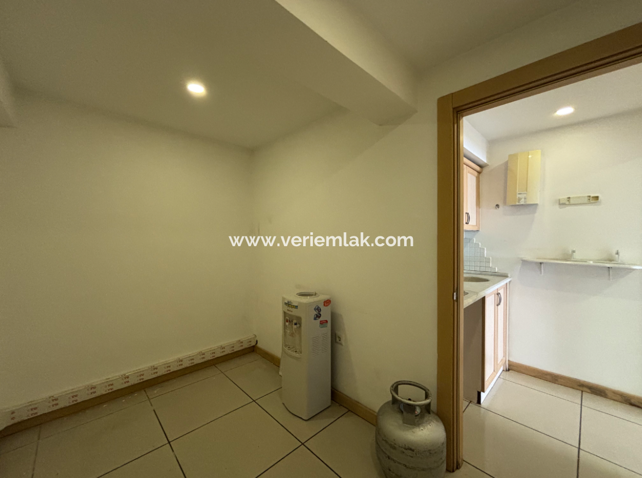 Alsancak Zypern Martyrs Ganze Etage 225 M² Arbeitsplatz Im 4. Stock Zu Mieten