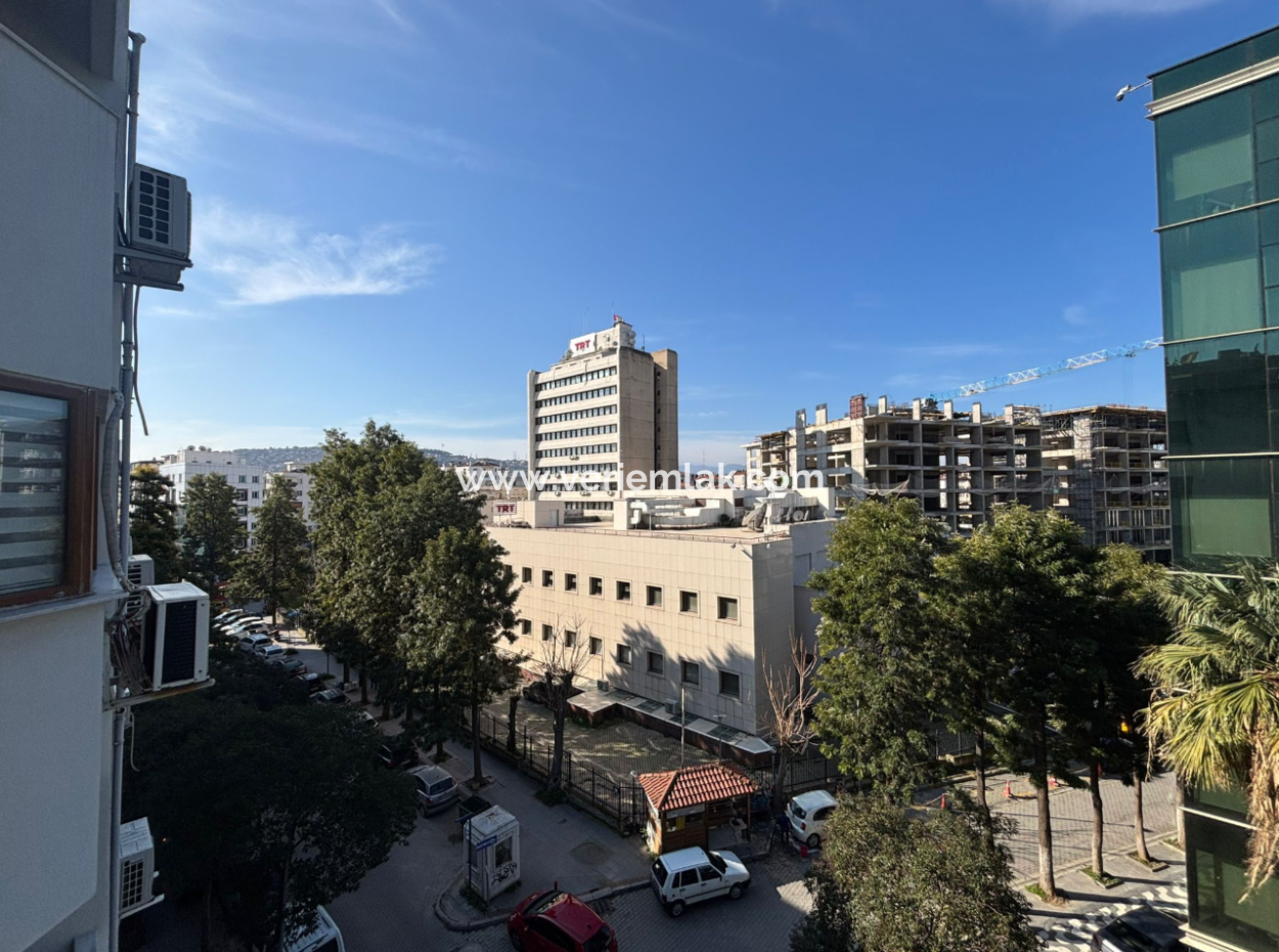 5. Stock Wohnung Zur Miete Mit 1 1 Balkon Gegenüber Dem Privaten Krankenhaus Alsancak