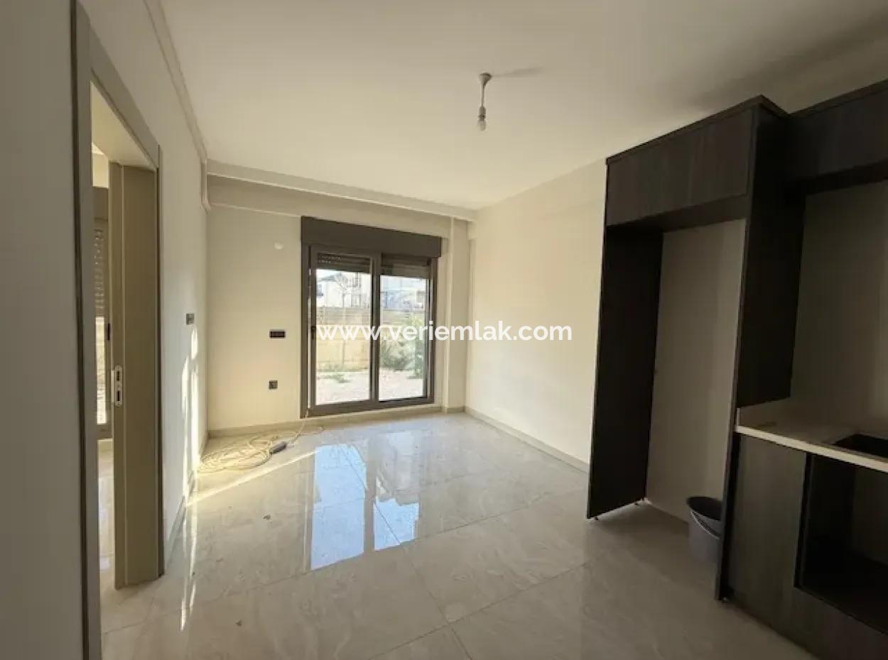 Brandneue 11Er-Wohnung Zum Verkauf Mit Modernem Design In Seferihisar Çolakibrahim