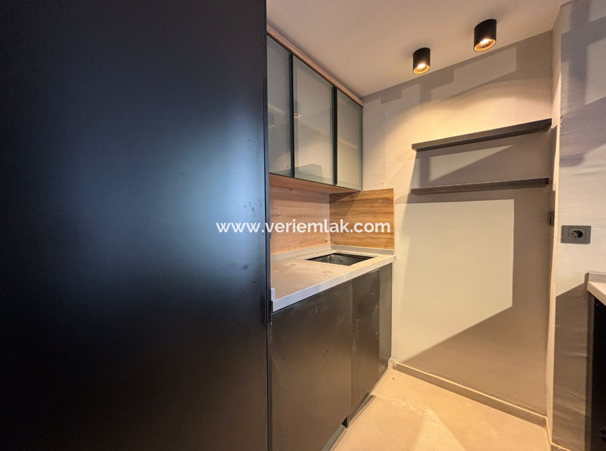 1 1 Kostenlose Wohnung Zum Verkauf Mit Parkplatz Im Viertel Alsancak Kültür Park!