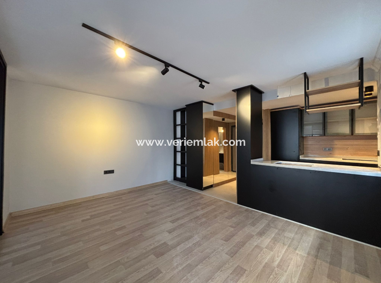 1 1 Kostenlose Wohnung Zum Verkauf Mit Parkplatz Im Viertel Alsancak Kültür Park!