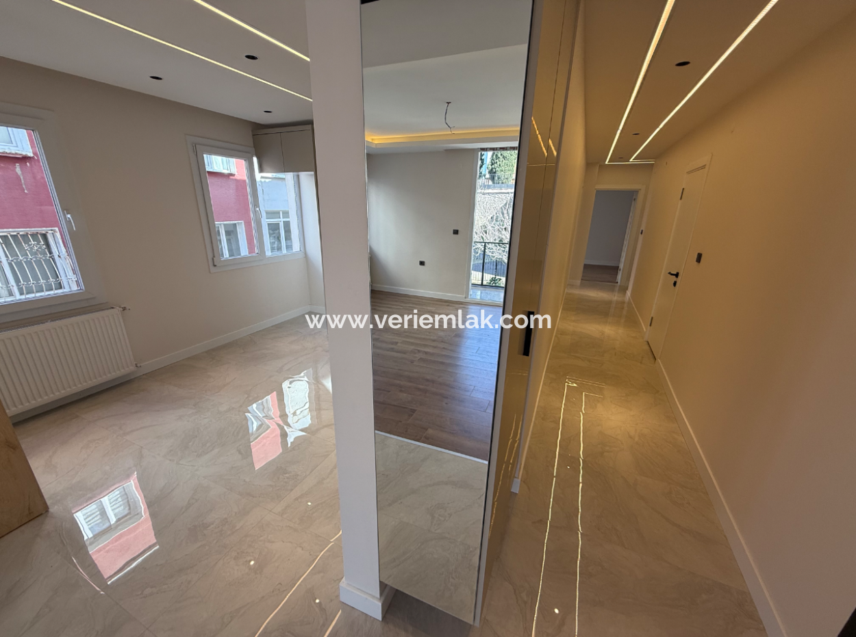 Vollständige Renovierung Des Zwischengeschosses Gegenüber Der Weiterführenden Schule Necatibey In Der Nähe Von İnönü Cd