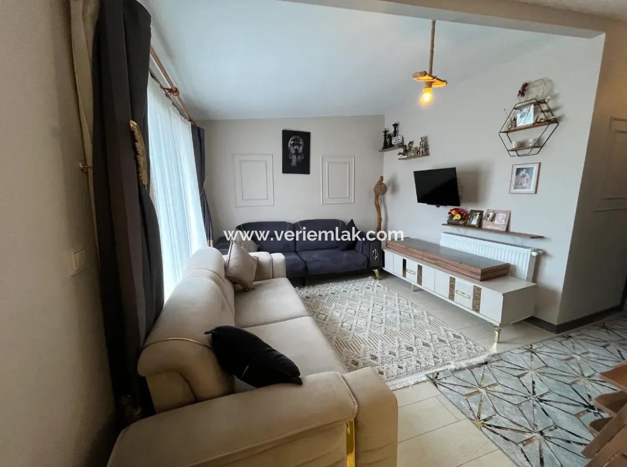 Zu Verkaufen | 4 1 Duplex Mit Grosser Reihe Im Bezirk Camikebir