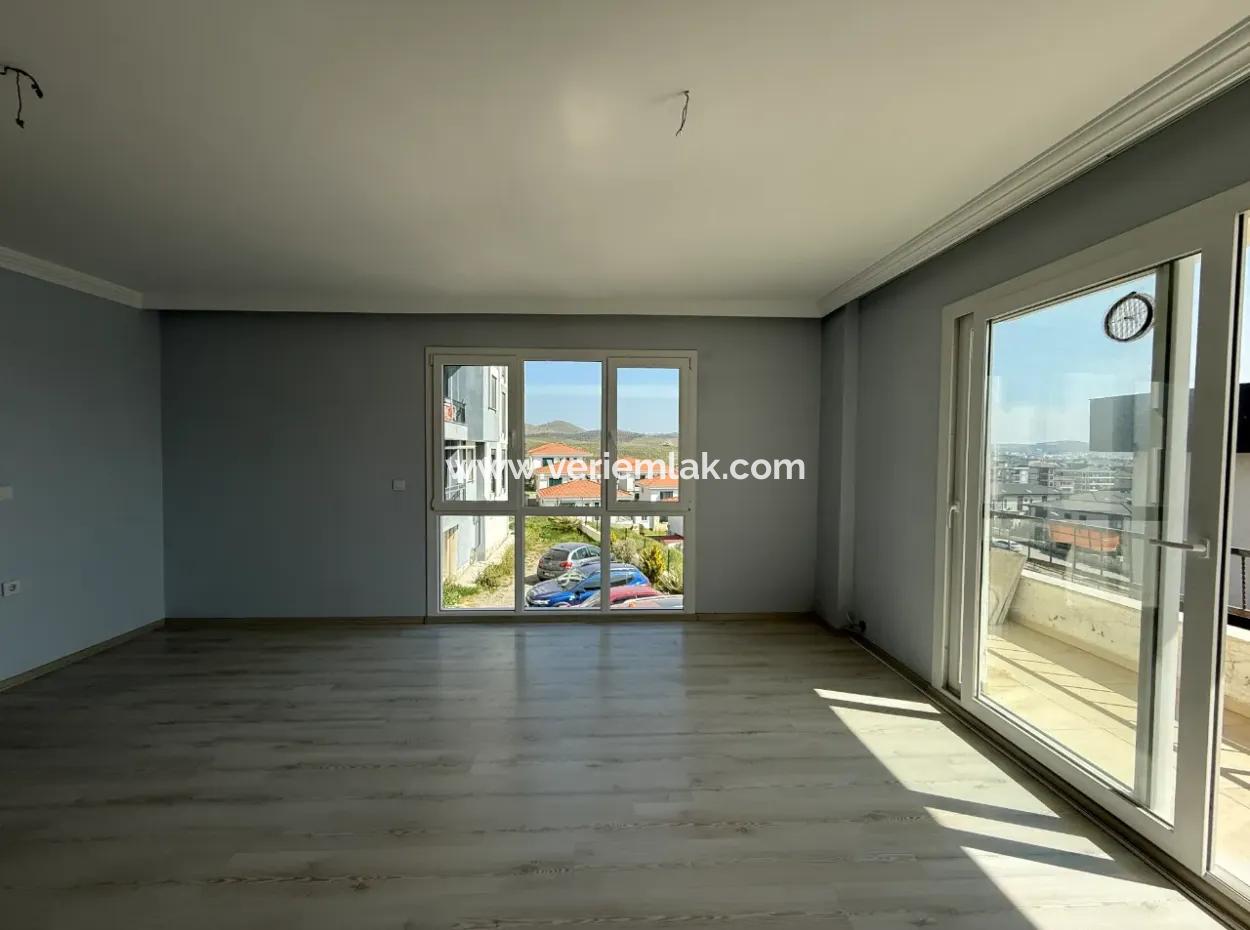 70 M² Geräumige 11-Wohnung Zum Verkauf In Çolakibrahimbey Von Veri!