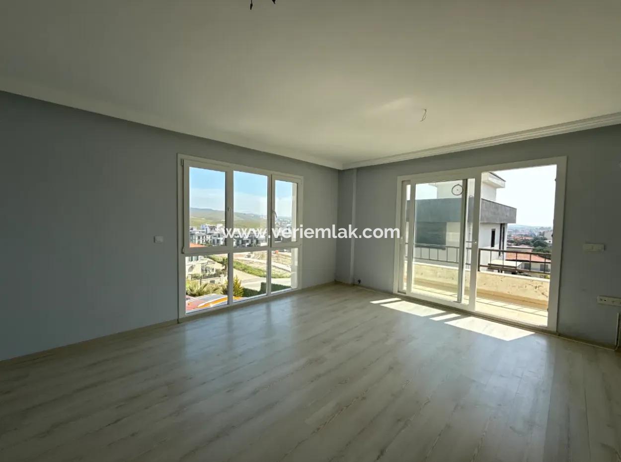 70 M² Geräumige 11-Wohnung Zum Verkauf In Çolakibrahimbey Von Veri!