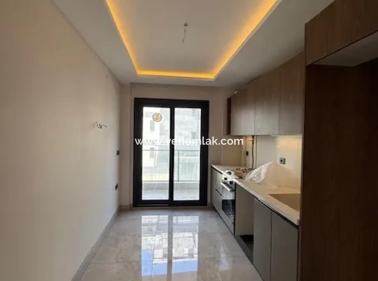 Ultra Luxury 2 1 Wohnung Zum Verkauf Im Seferihisar Camikebir Viertel