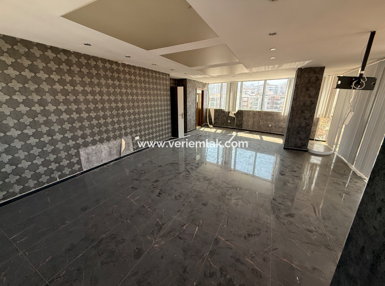 Büro/Büro Mit Aufzug In Der Narlidere Mithatpaşa-Strasse