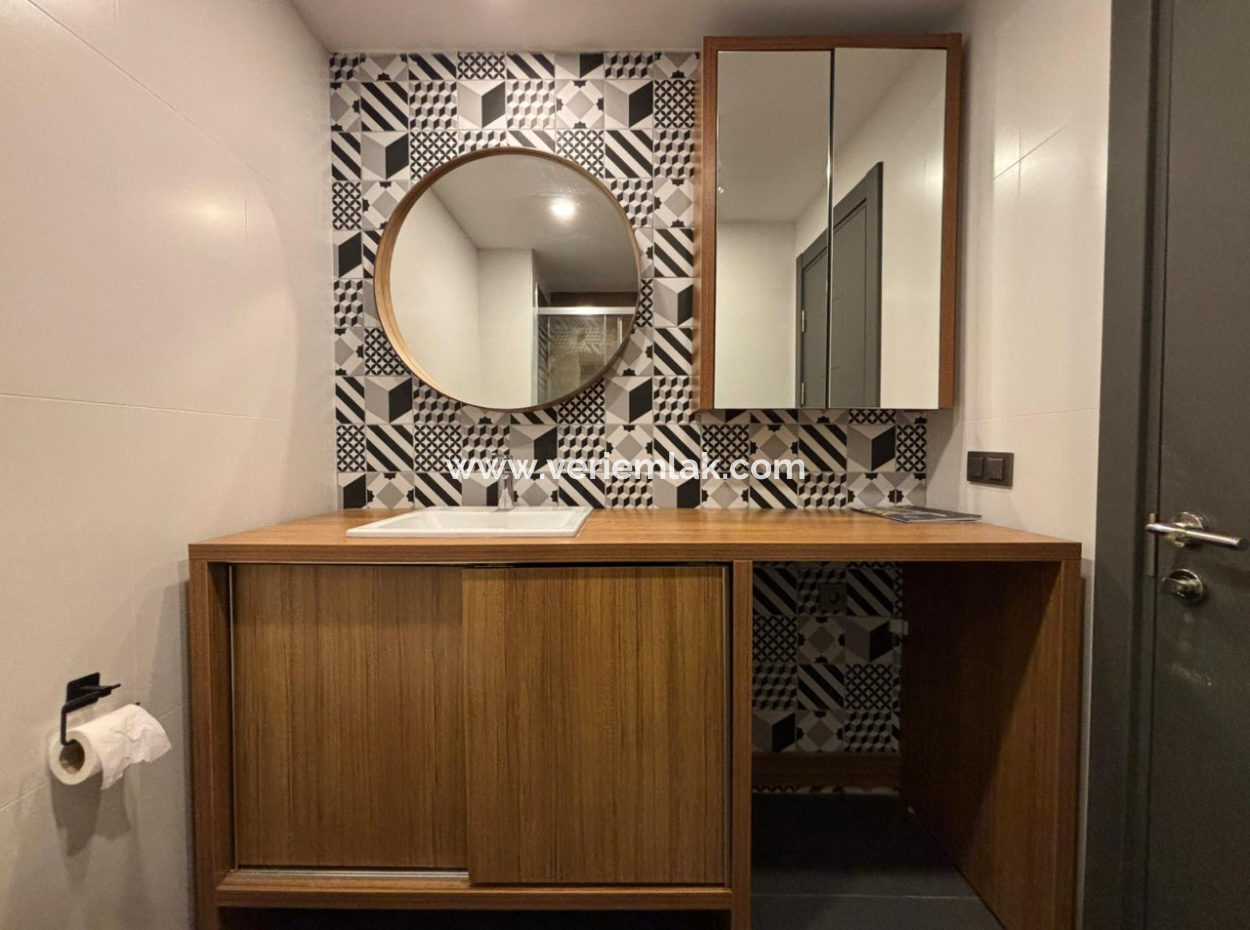 In Der Nähe Der Universität Bornova Yaşar, 80 M² 2 1, Luxuriöse Mietwohnung Mit Wintergarten!