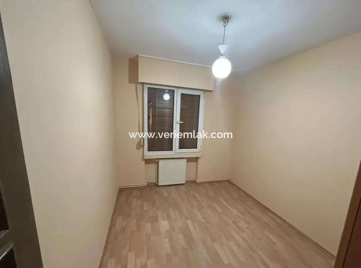 Prestigeträchtige Wohnung Zum Verkauf Mit Breiter Front Zum İzmir Kültürpark In Der Mustafa-Bey-Straße, Alsancak