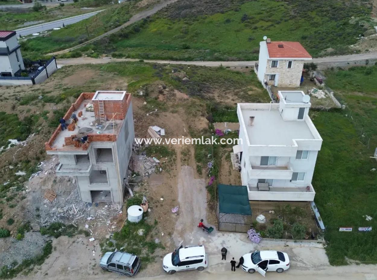 275 M² Villa-Grundstück Zum Verkauf In Seferihisar Akarca