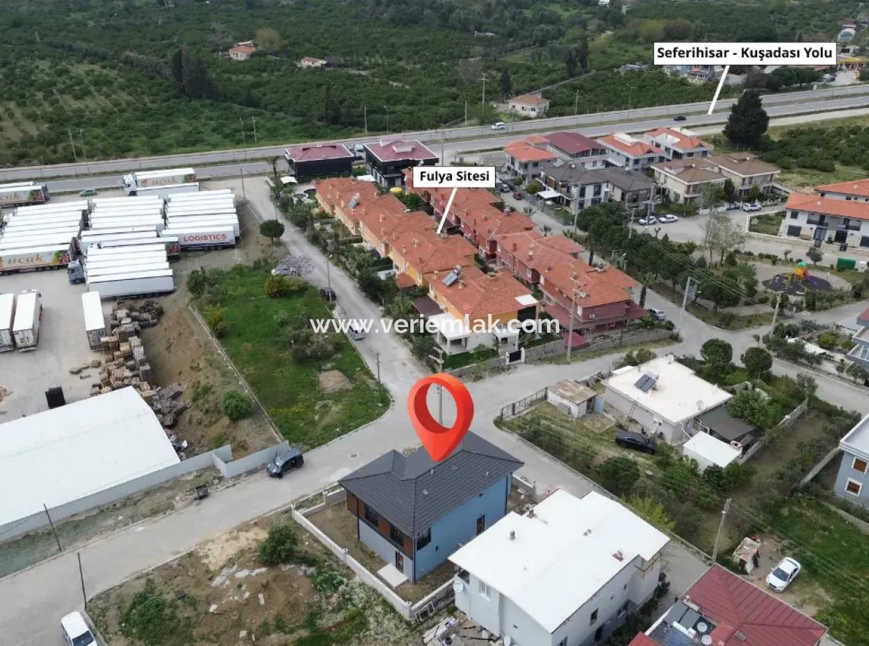 Neue Villa Mit Moderner Architektur In Seferihisar Tepecik