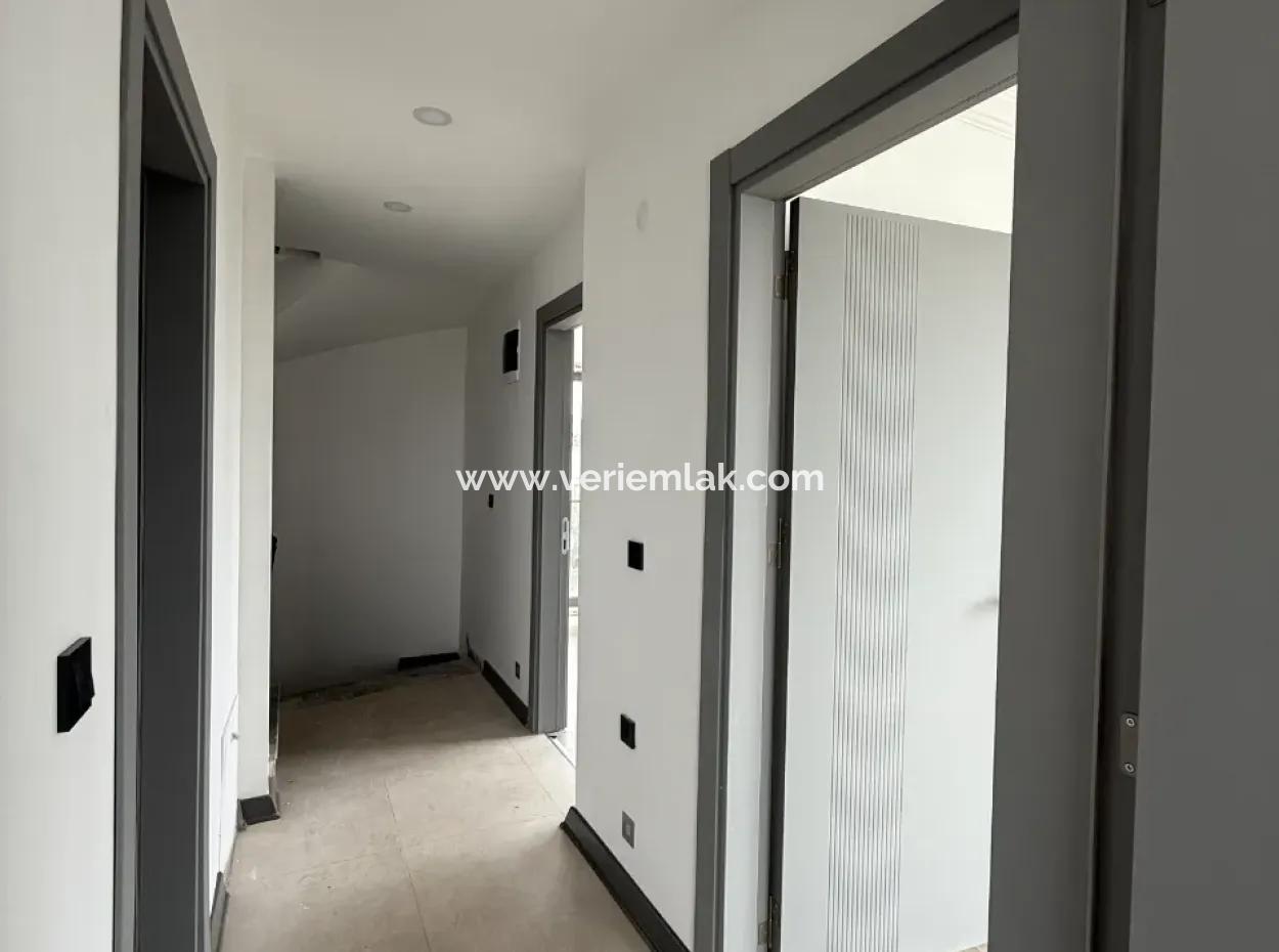 Neue Villa Mit Moderner Architektur In Seferihisar Tepecik