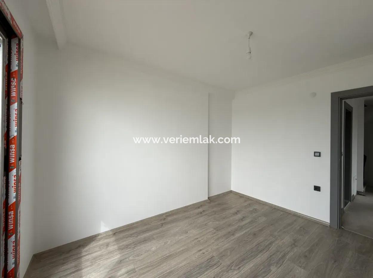 Neue Villa Mit Moderner Architektur In Seferihisar Tepecik