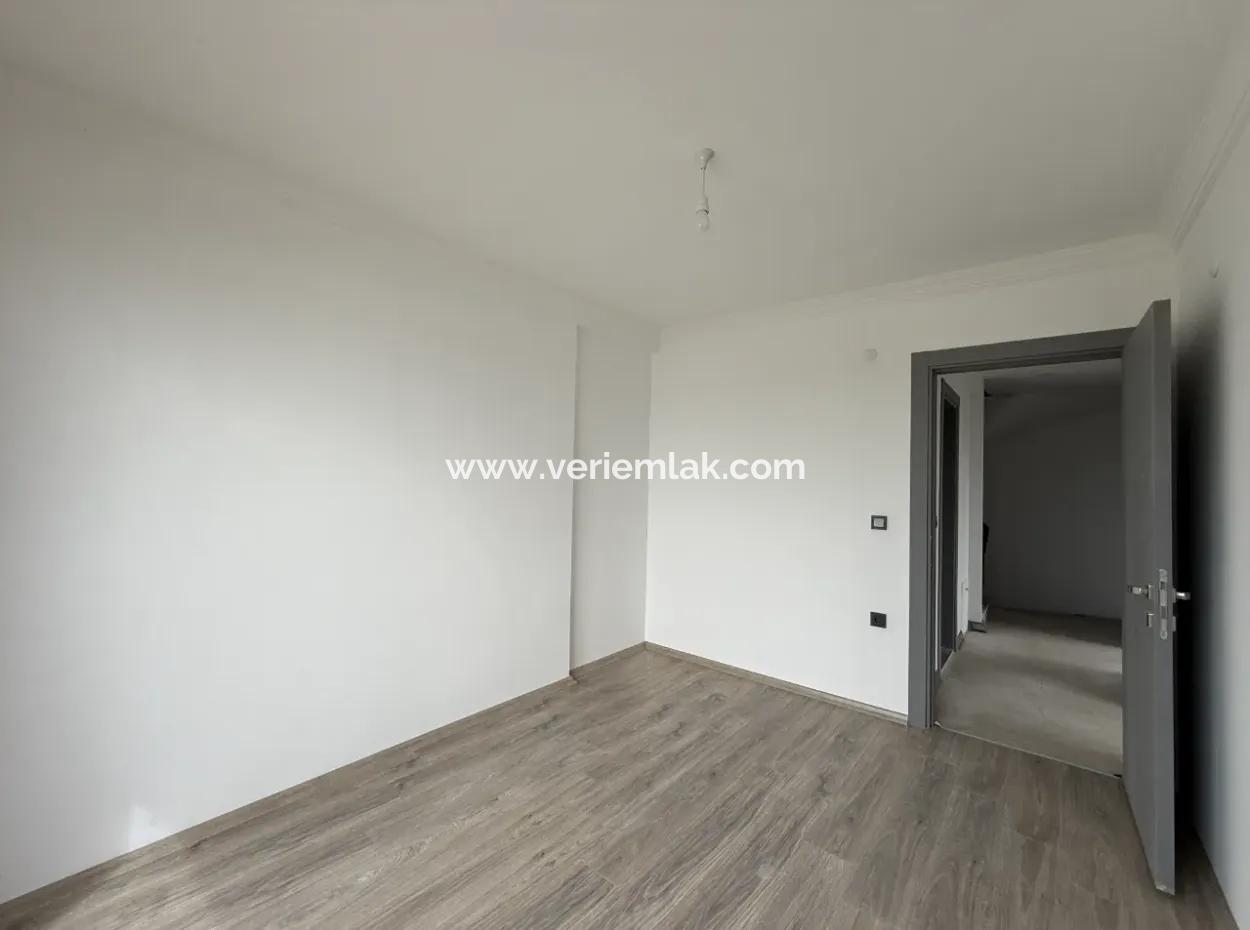 Neue Villa Mit Moderner Architektur In Seferihisar Tepecik