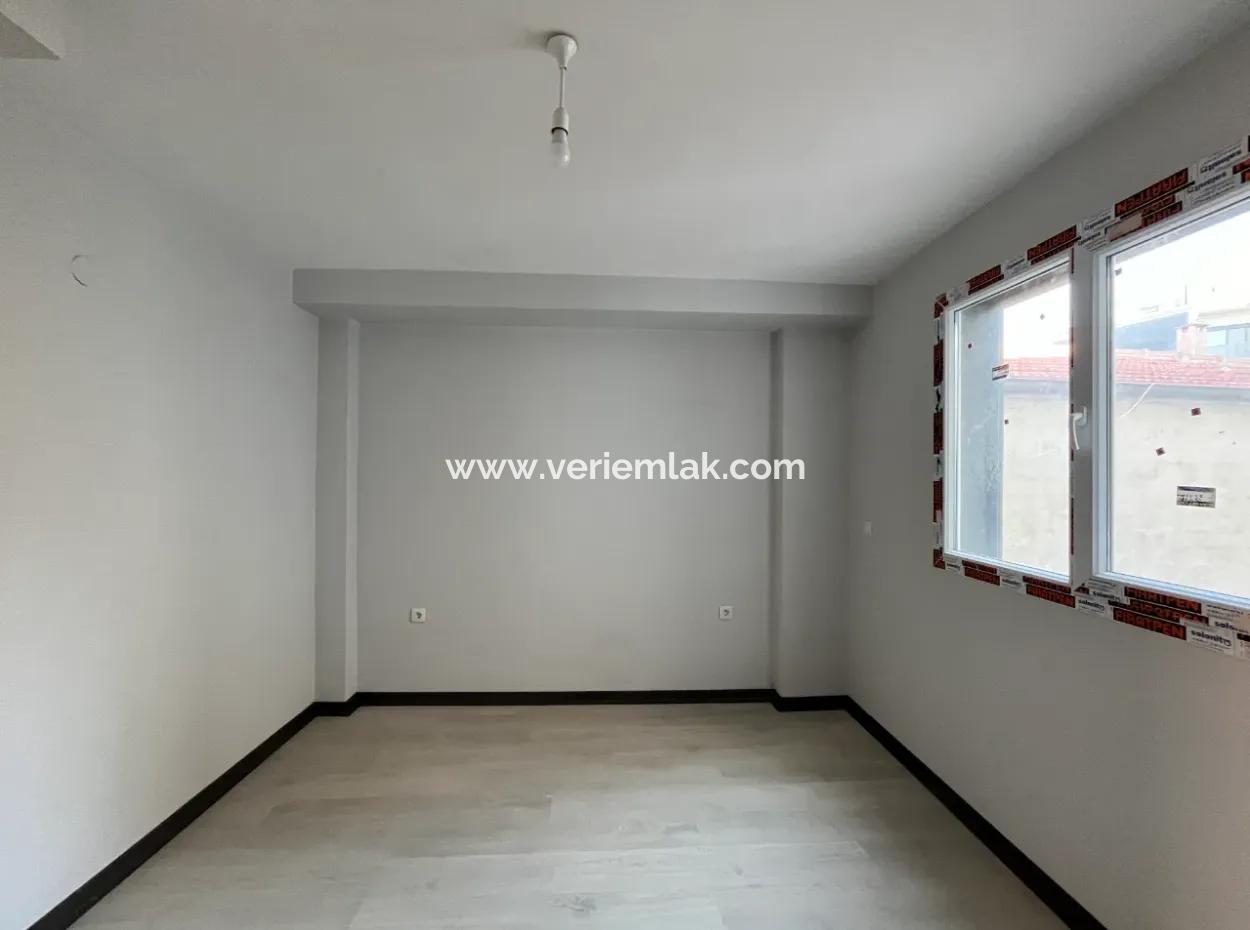 Brandneue 11-Reihenwohnung Zum Verkauf Im Stadtteil Seferihisar Hidirlik