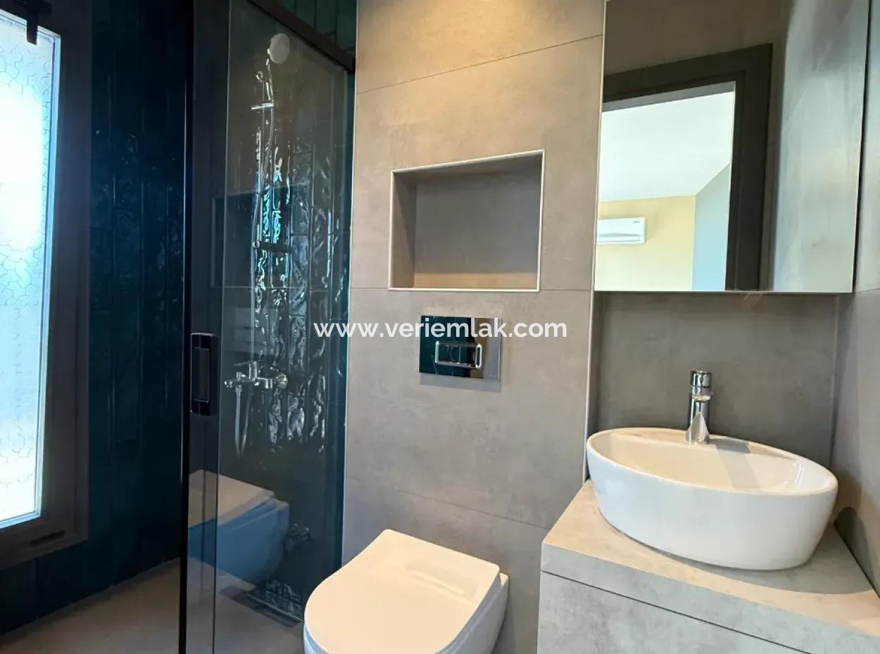 Oberes Segment Ultra Luxuriöse Freistehende Villa In Fußläufiger Entfernung Zum Meer In Seferihisar Akarca