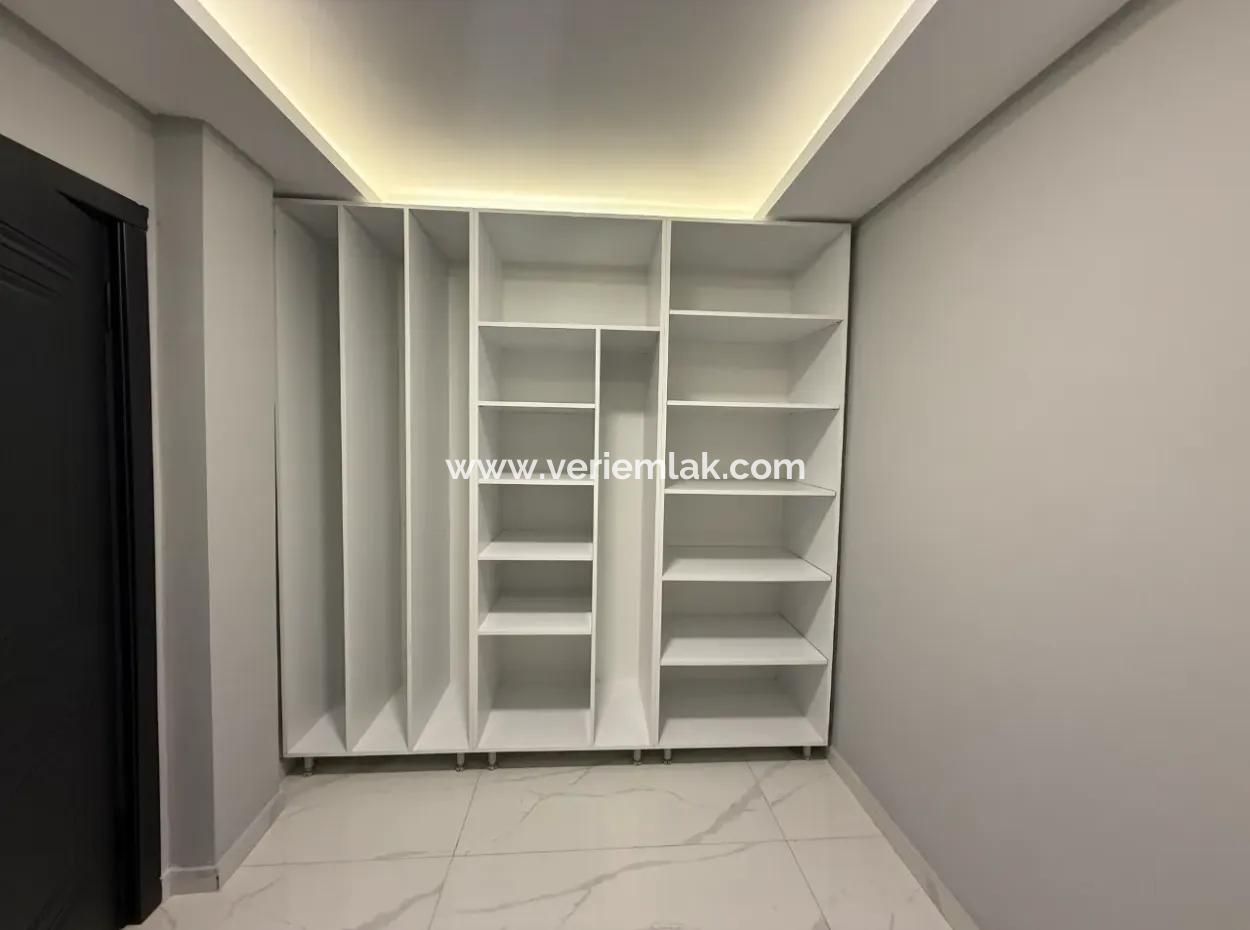 Corner Location 5 1 Villa Zum Verkauf Mit Pool In Bahçeşehir Von Veri!