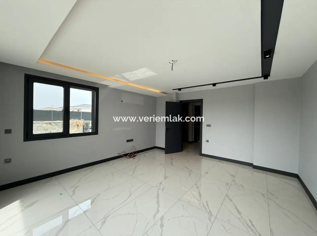 Villa Mit Freistehendem Pool Zur Miete Im Villa In Seferihisar Bahçeşehir