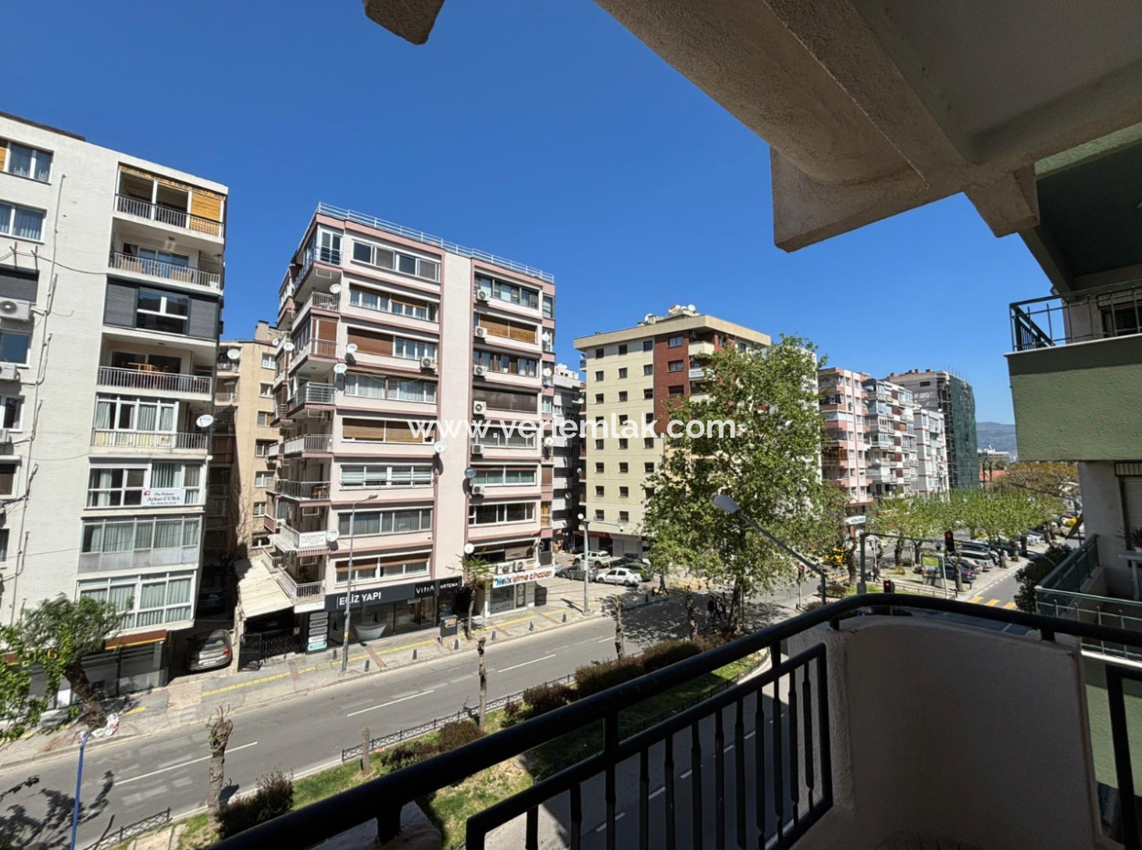Alsancak Poet Eşref Boulevard 3 1 115M2 Wohnung Zu Vermieten!