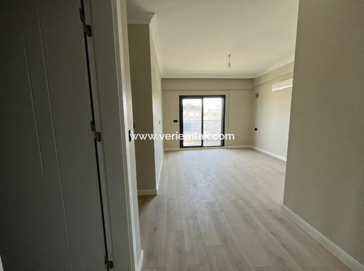 Geräumige 3 Und Eine Wohnung Zur Miete In Der Nähe Des Zentrums In Seferihsar