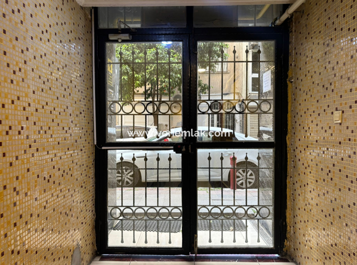 Wohnung Zur Vermietung Mit Erdgas 3 1 140 M² In Der Nähe Des Alsancak Trt-Gebäudes