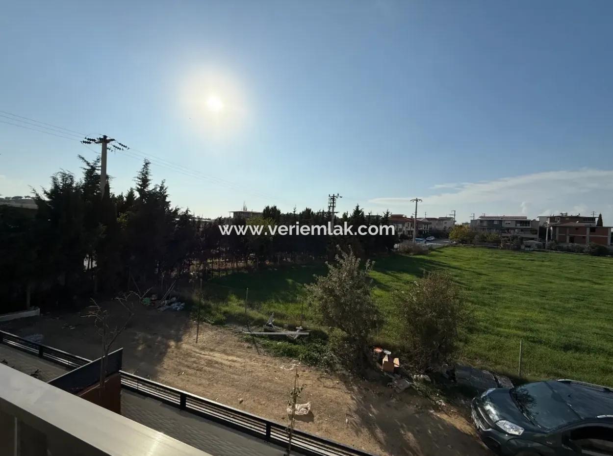 Grosse Villa Zu Mieten Mit Garten • Veranda • Fussbodenheizung Im Viertel Seferihisar Tepeciik