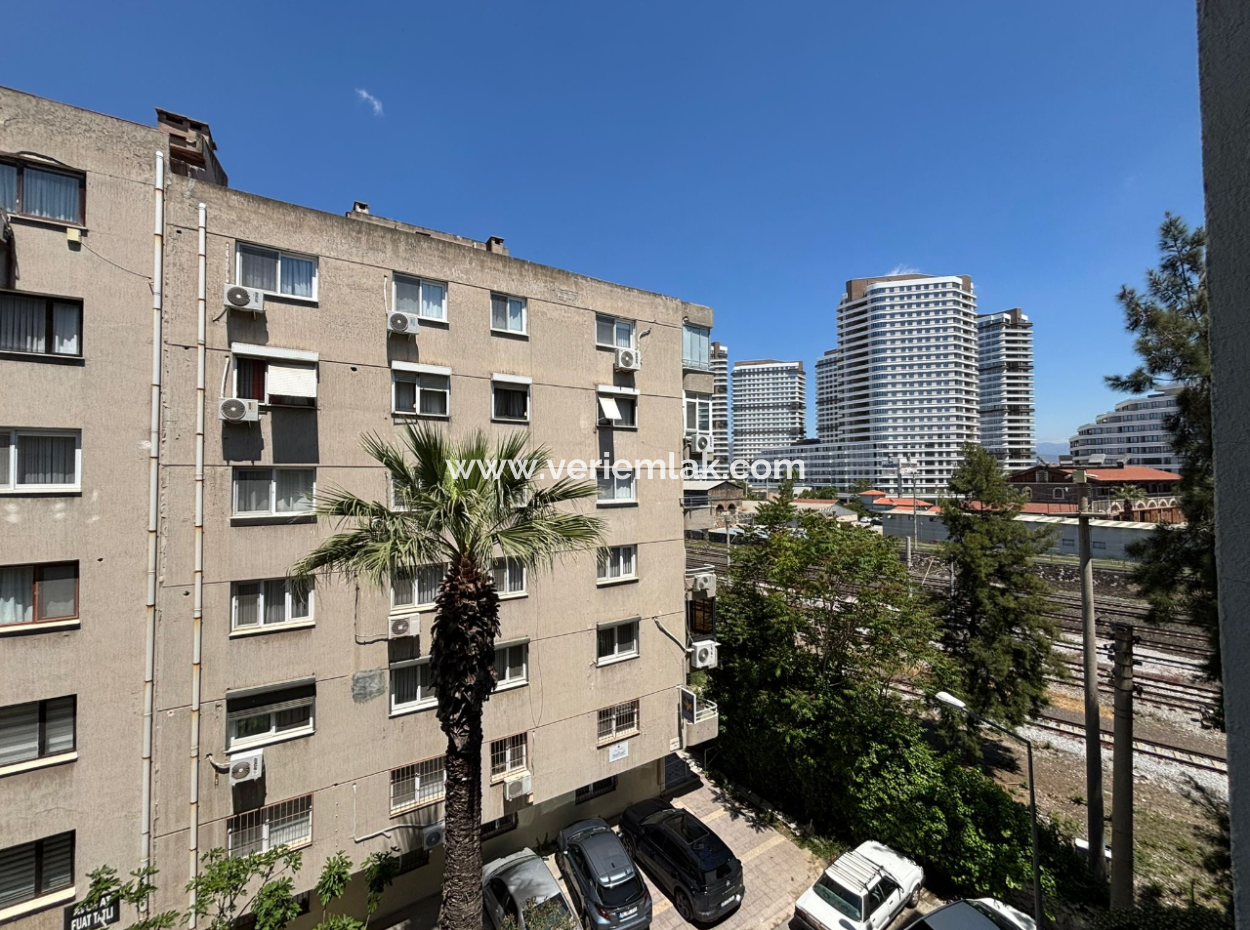 Alsancak Dünyagöz Hospital. 2 1 Wohnung Zum Verkauf Mit Parkplatz In Der Nähe