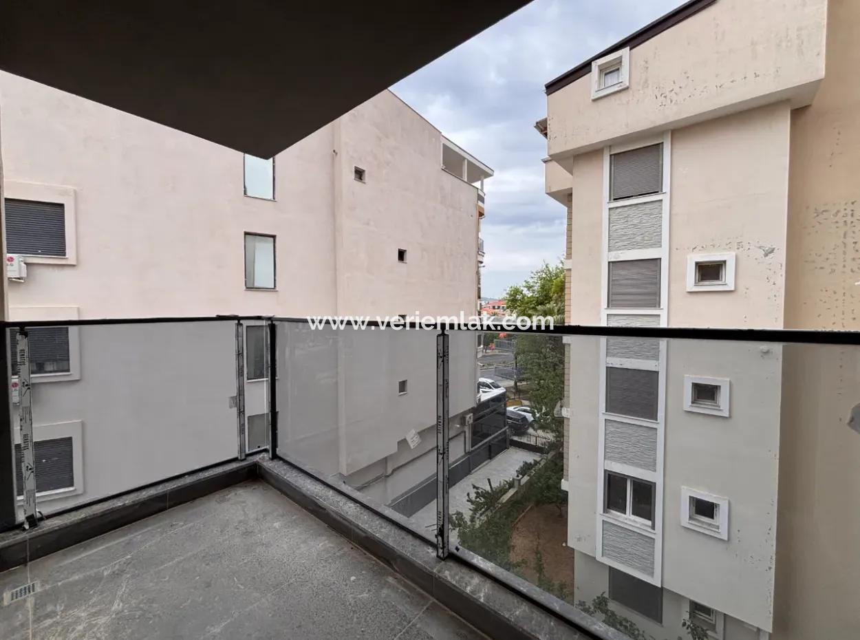 Neue 11-Wohnung Zum Verkauf Im Stadtteil Seferihisar Camike