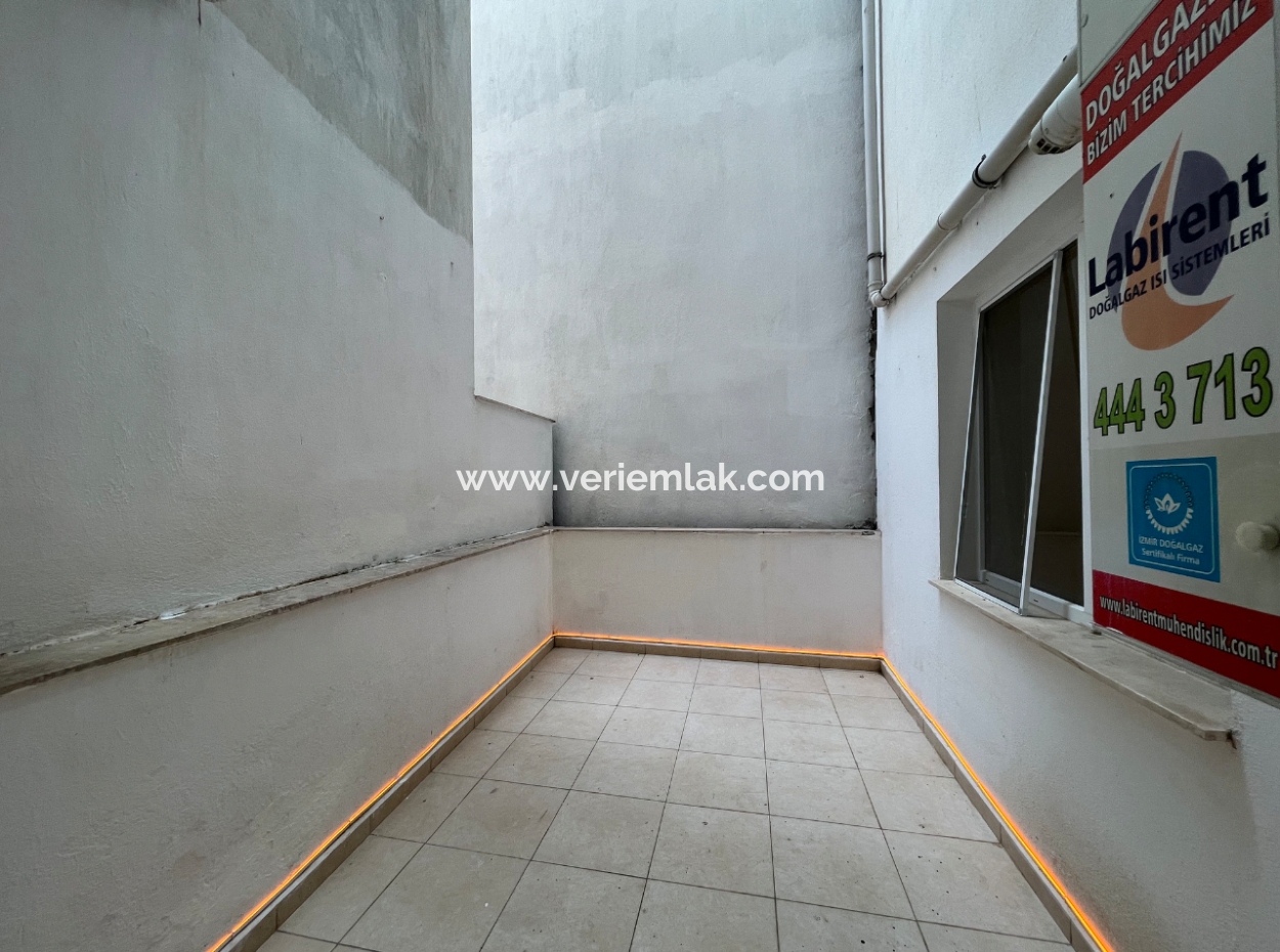 Wohnung Zum Verkauf Mit Reihenhaus Im Stadtzentrum Von Seferihisar