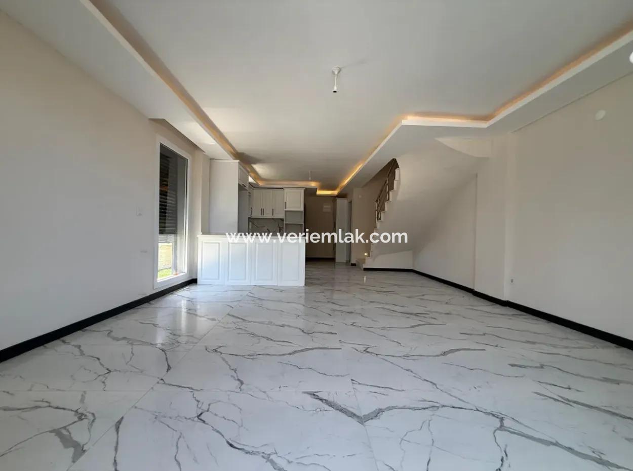 Moderne Und Komfortable Villa In Seferihisar Camikebir
