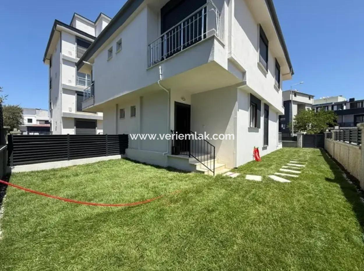 Moderne Und Komfortable Villa In Seferihisar Camikebir