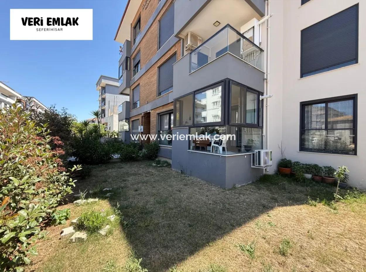 Stilvolle 2 Zimmer Mit 1 Wohnungen Mit Separater Küche, Glasbalkon Und Erdgas Im Viertel Camikebir