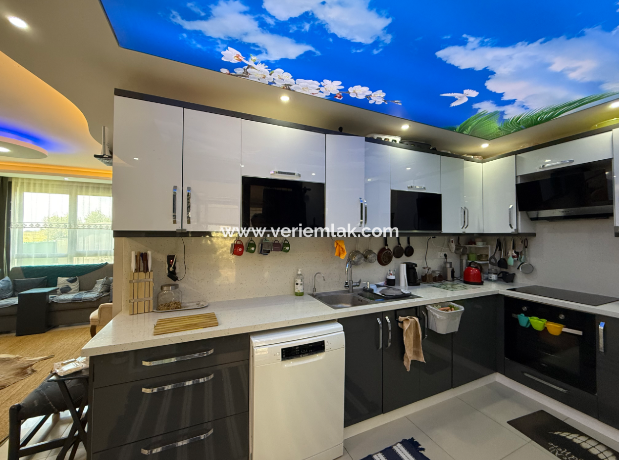 Villa Mit Komfortablem Und Angenehmem Wohnraum In Seferihisar Akarca