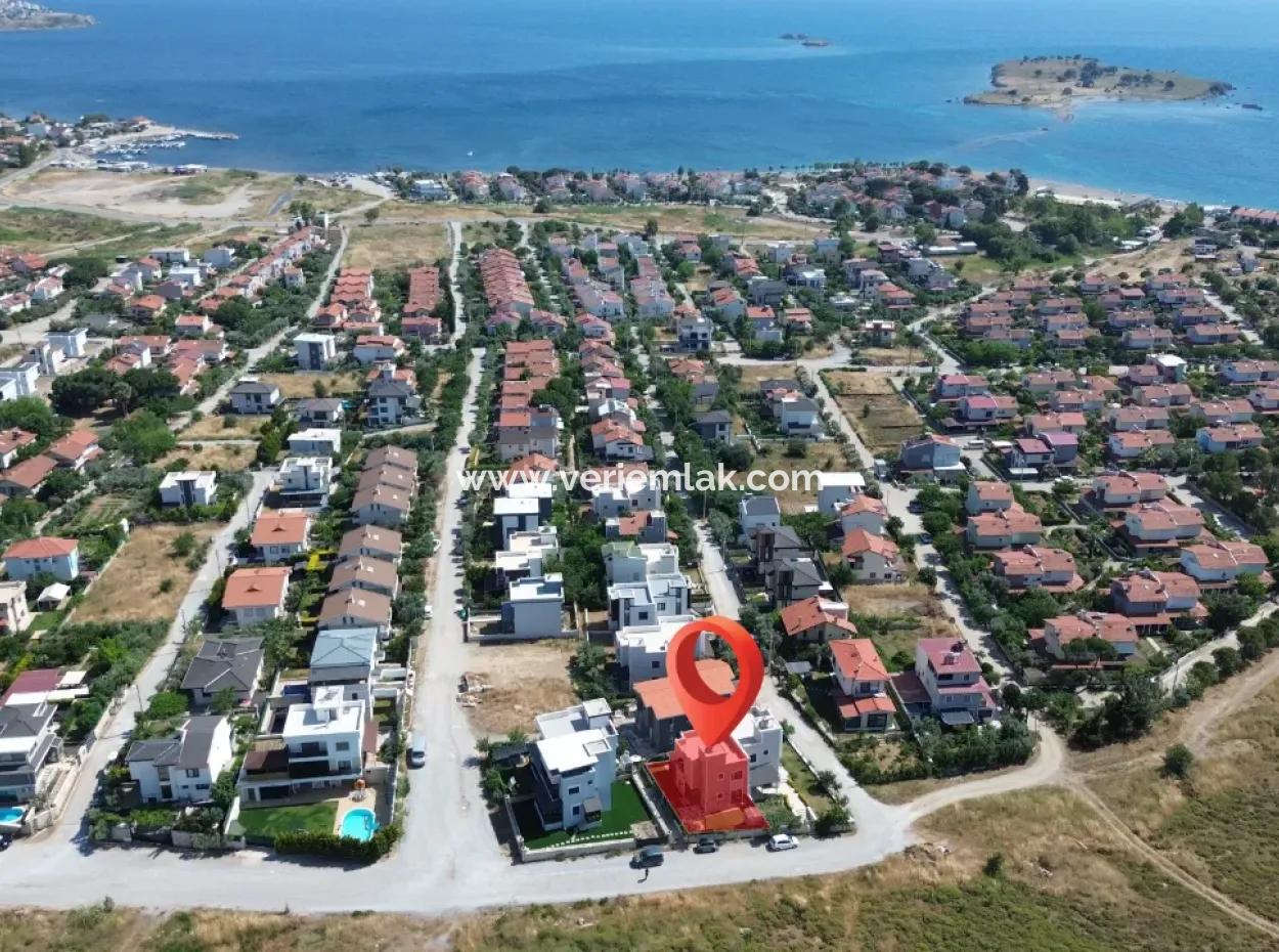 Villa Mit Komfortablem Und Angenehmem Wohnraum In Seferihisar Akarca