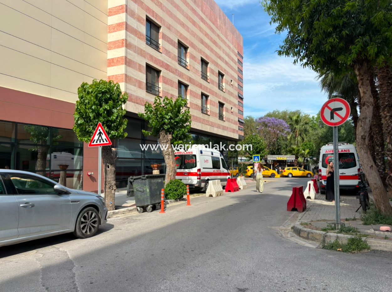 40M2 Wc Shop Zur Miete Gegenüber Emot In Alsancak Kahramanlar!