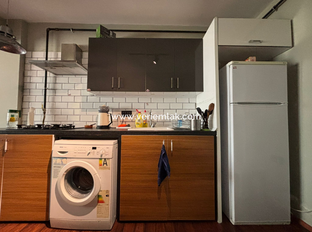 1 1 Moderne Möblierte Wohnung Zur Miete In Alsancak Kahramanlar