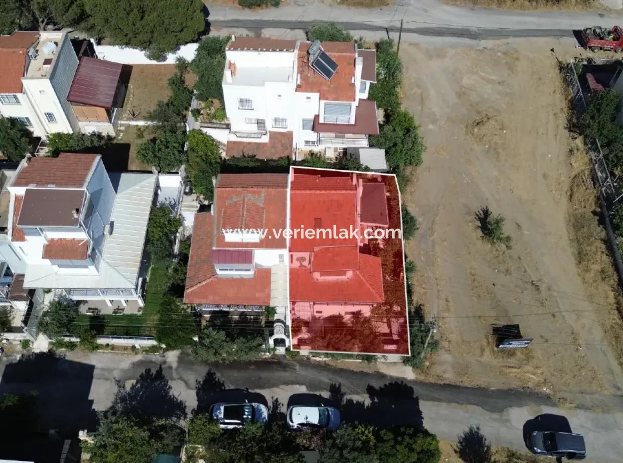 Sommervilla Zum Verkauf Mit Garten Auf Drei Seiten, Fußläufig Zum Akarca Beach