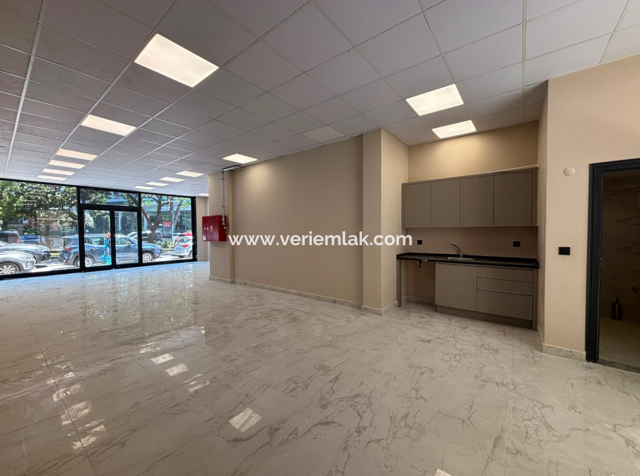 Alsancakswiss Hotel Karşisinda70M2 Kostenloser Shop Zur Miete Mit Netto-Wc