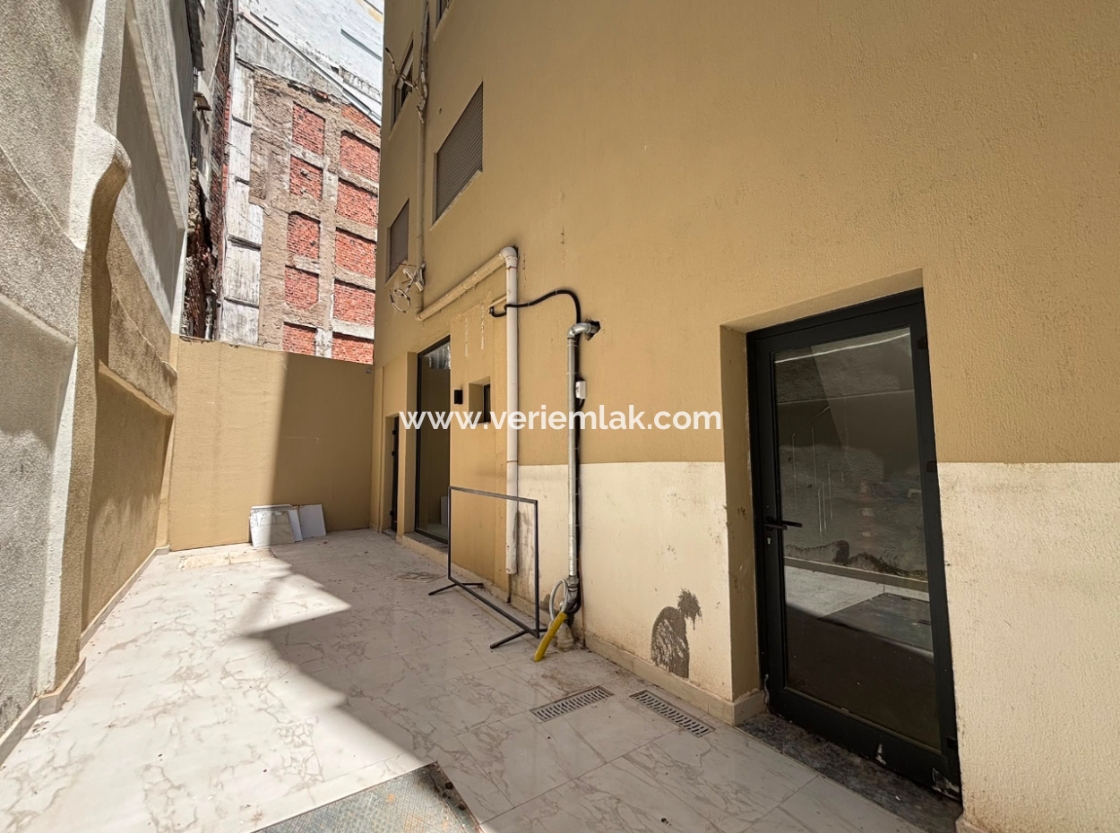 Alsancakswiss Hotel Karşisinda70M2 Kostenloser Shop Zur Miete Mit Netto-Wc
